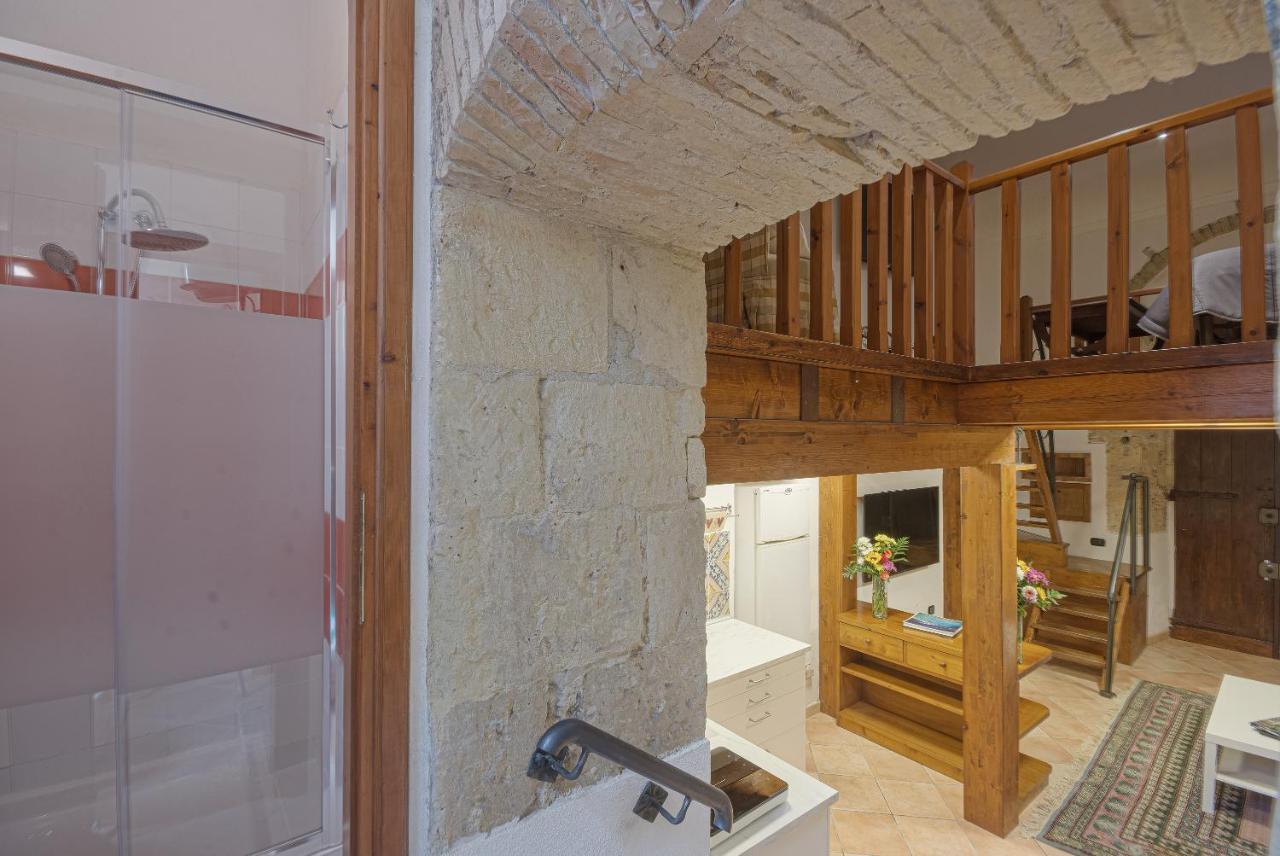 Right House - Small Garden In Old Town - Historical Castle District Cagliari Exteriér fotografie